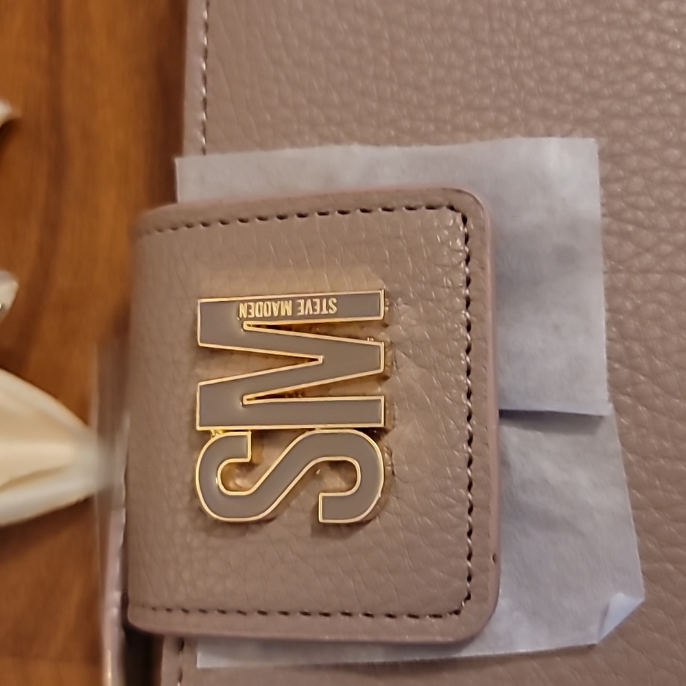 STEVE MADDEN Blindy Lilac Mauve Smooth Bi-Fold Wallet - Picture 2 of 6